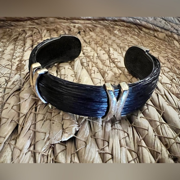 Chic Black and Gold color synthetic elephant hair cuff - Picture 3 of 10